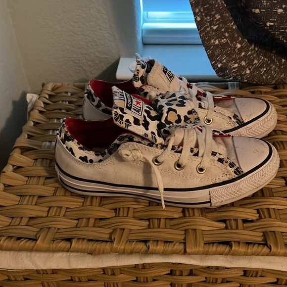 Converse - Picture 2 of 3